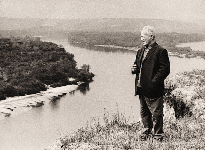 Писатель на Лебяжьем Крутояре