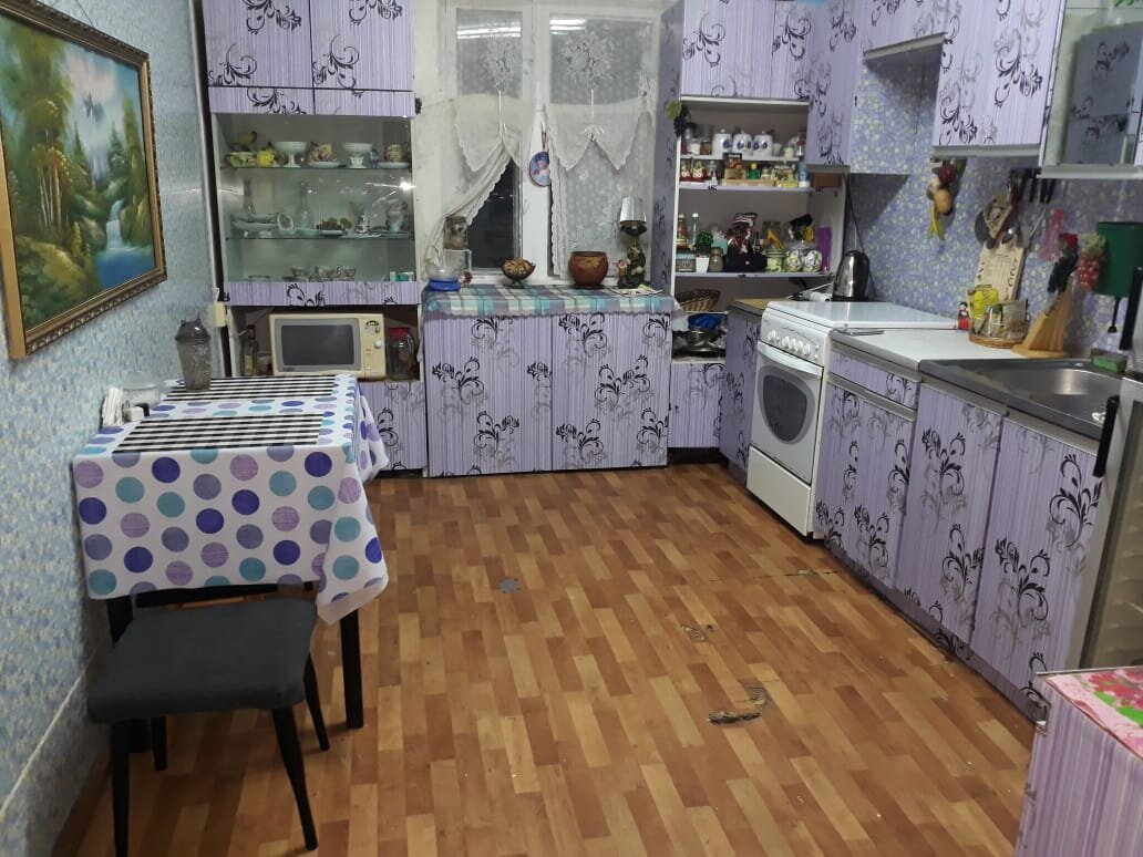 Крайне бюджетный ремонт за 2-3 т рублей очень захламленной кухни. Фото До/После.