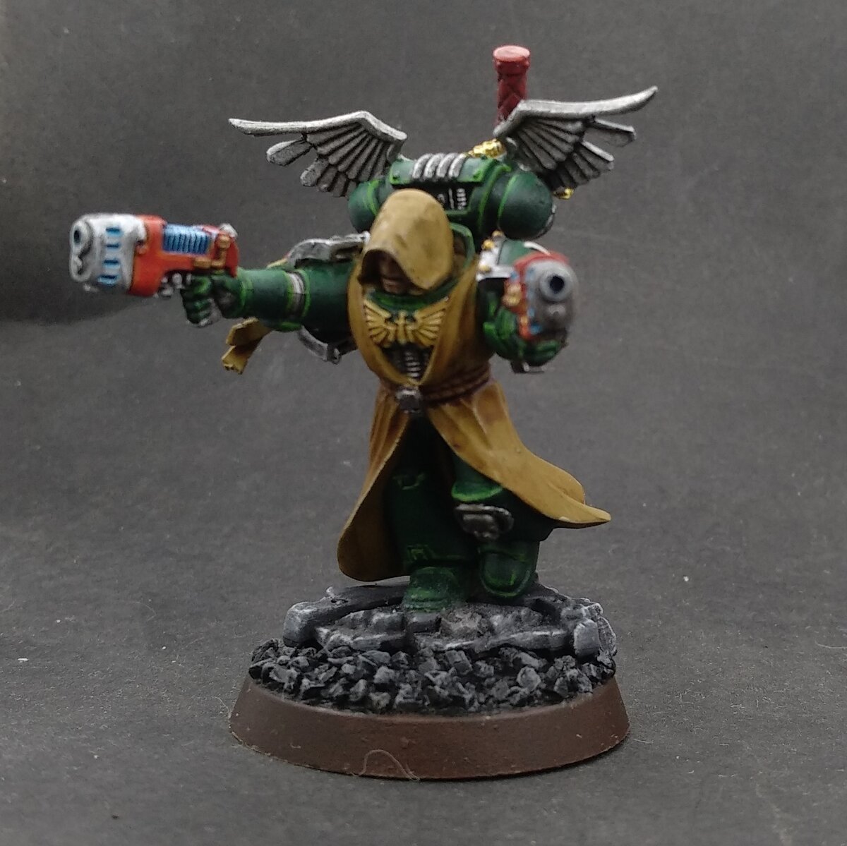 Lord Catcher, Company Veteran с двумя плазма-пистолетами.