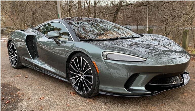 МcLaren GT имеет больше места для багажа и немного больше высоты езды, чем другие модели McLaren.