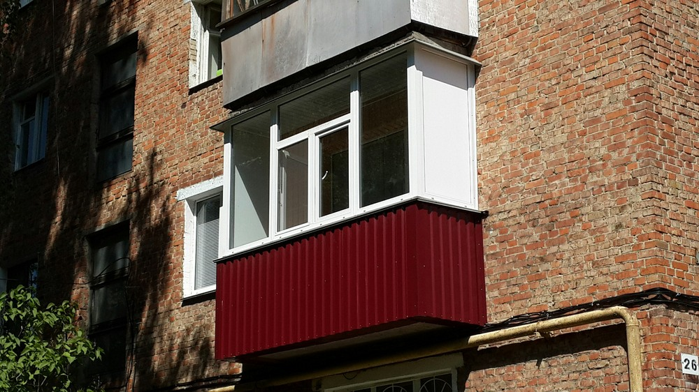 Возможно, такие балконы на фасадах наших городов скоро уйдут в прошлое.