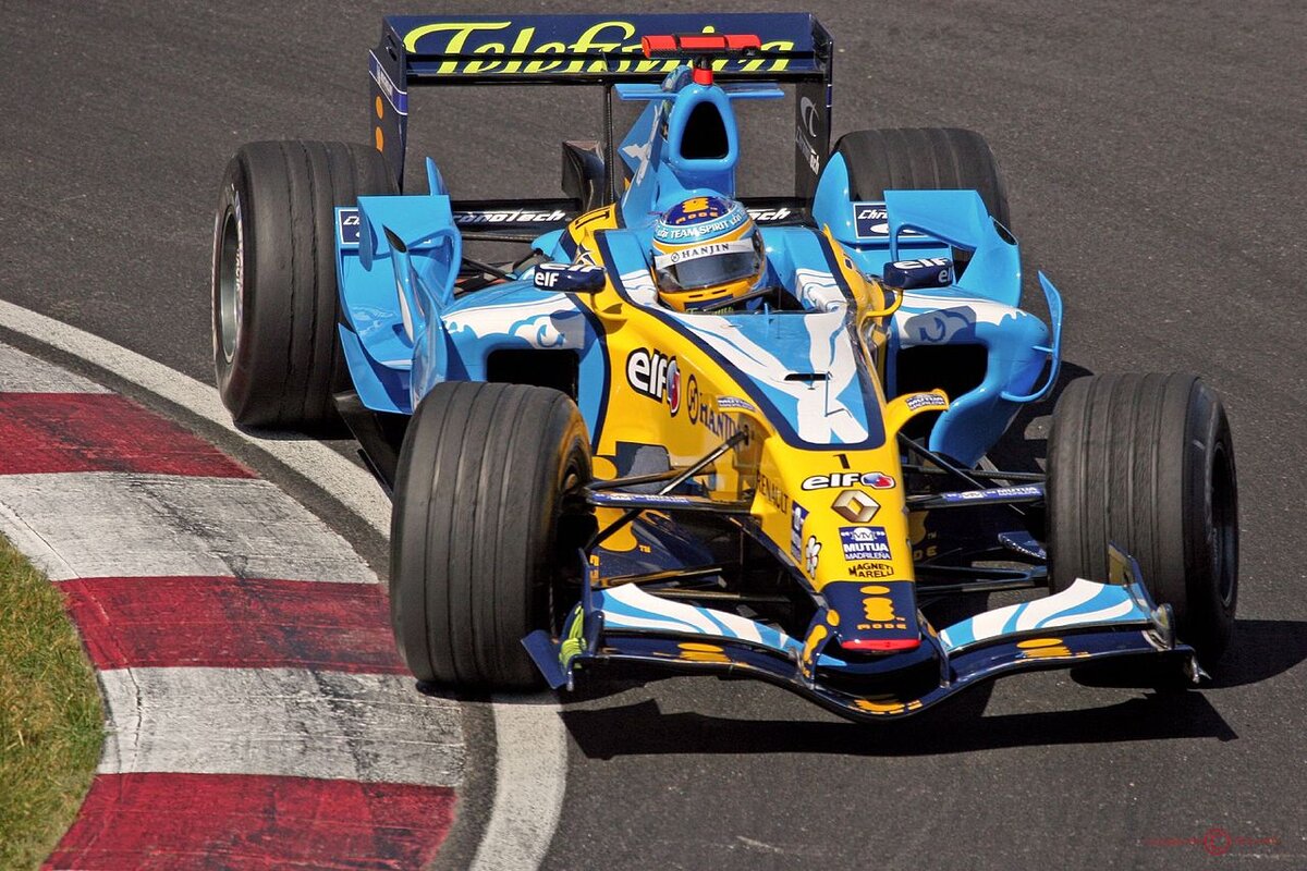 Формула 1 1 r. Renault 2002 f1. Renault f1 2006. Фернандо Алонсо 2006. Фернандо Алонсо 2006 Renault.