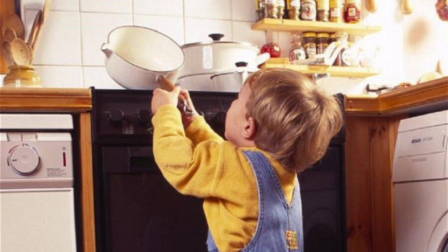 Что делать если ребенок обжегся горячей плиткой