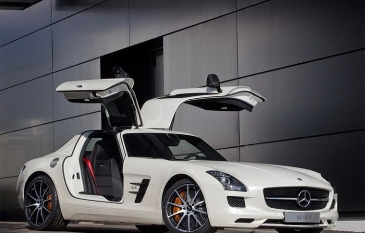 Екатеринбург MERCEDES-BENZ SLS AMG КУПЕ  Купе Mercedes-Benz SLS AMG – воплощение роскоши и изящества.