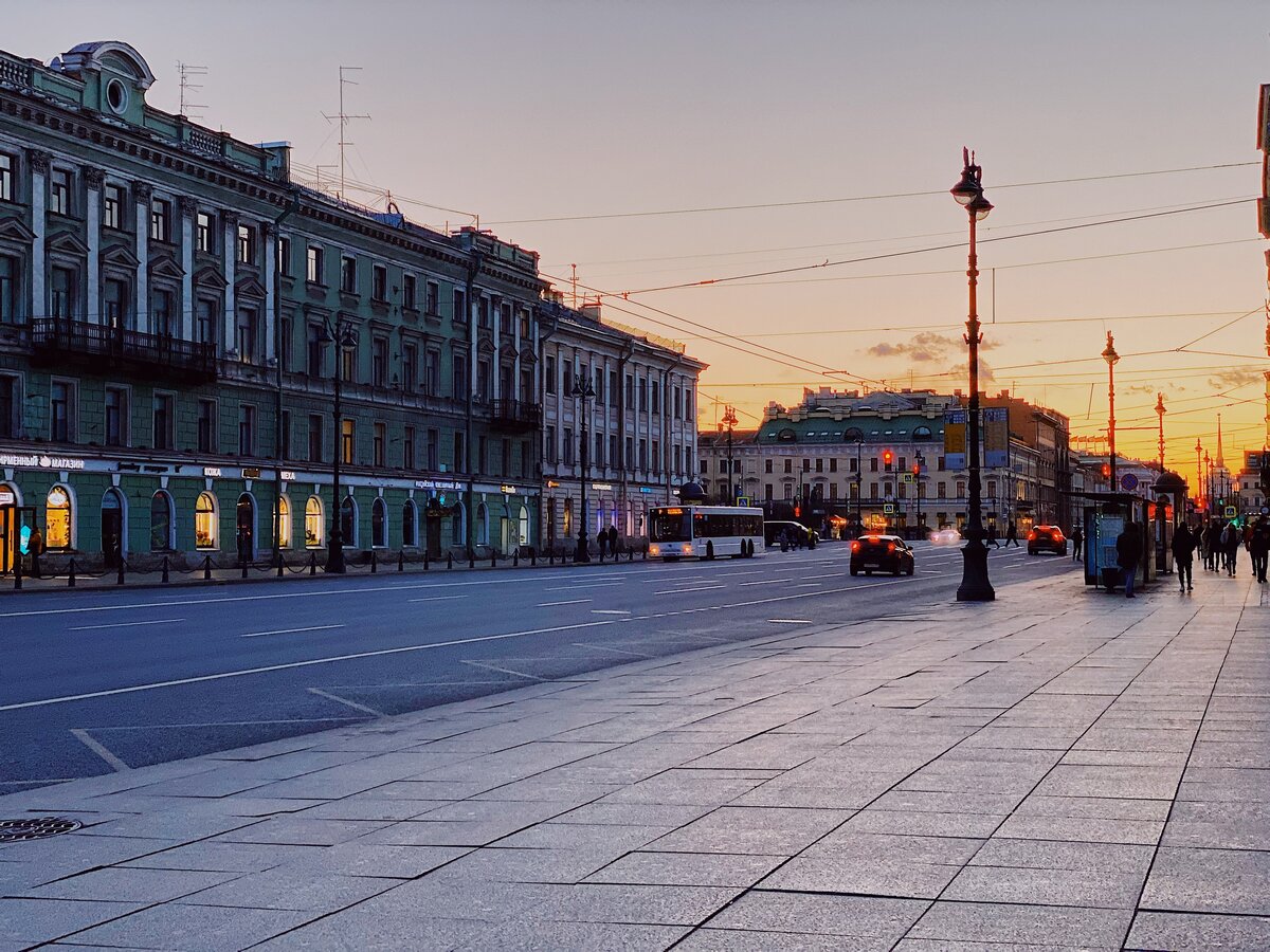 Безлюдные улицы Санкт-Петербурга