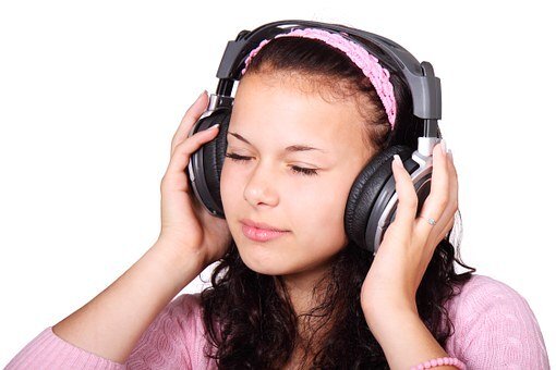 https://cdn.pixabay.com/photo/2012/02/23/08/39/cute-15719__340.jpg