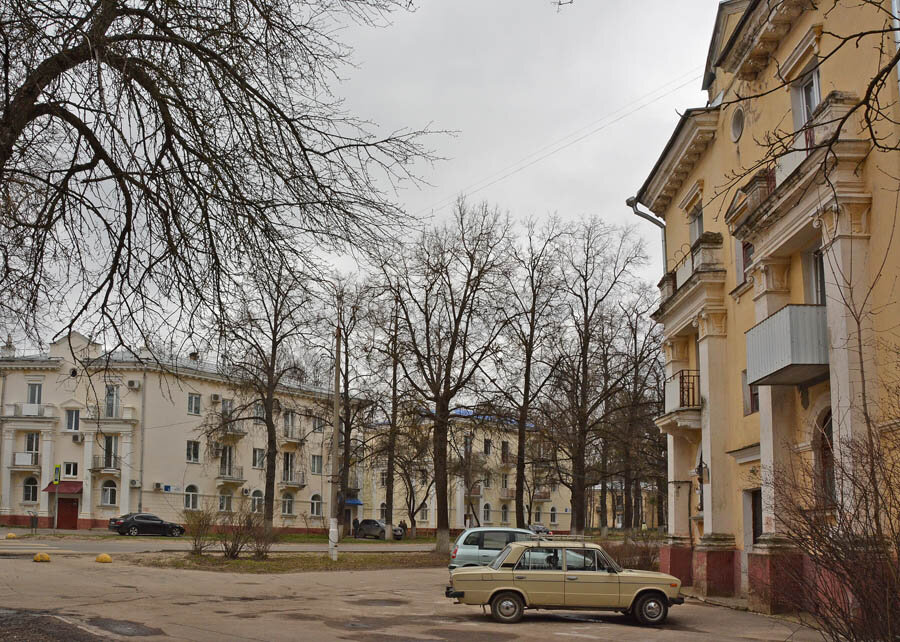 С чего начинался Обнинск - улочки Старого города (здесь изначально жили основатели города и учёные). Эта часть города строилась по проекту Ленинграда.                                                                                           Источник: uchitelj.livejournal.com 