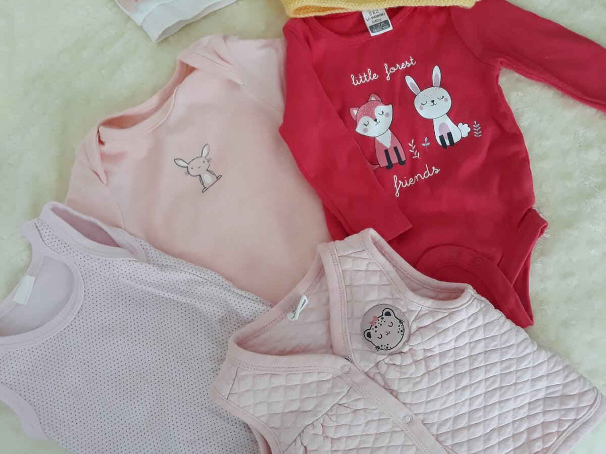 Боди и жилетка.  Личный архив.