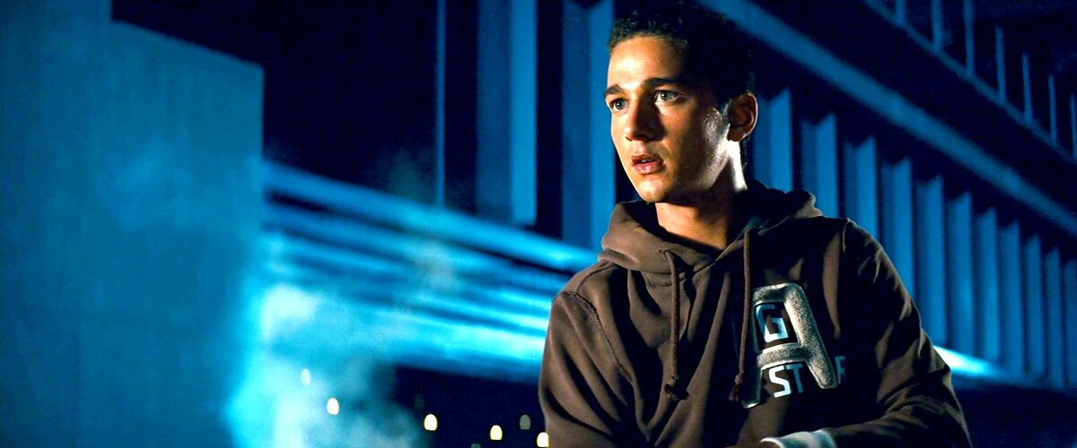 Фото с сайта https://www.hotflick.net/pictures/007/big/fhd007TFS_Shia_Lebouf_007.html