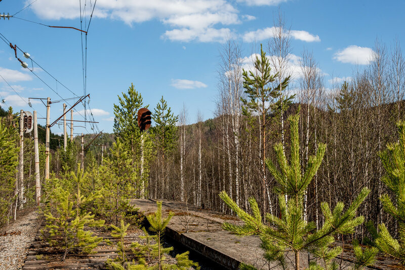 2016 - линия в статусе "законсервировано", однако никакой охраны нет, чем пользуются - тащили с дороги всё железо.