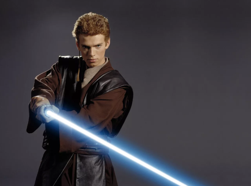 Энакин Скайуокер и его первый световой меч