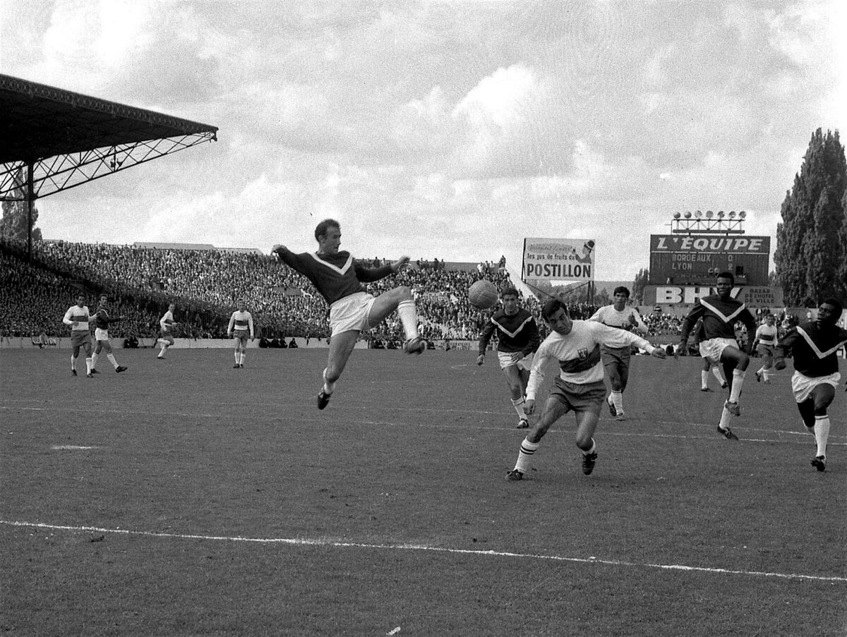 Под прессингом защитников «Бордо» еще один аргентинский француз «Лиона» — Анжель Рамбер 