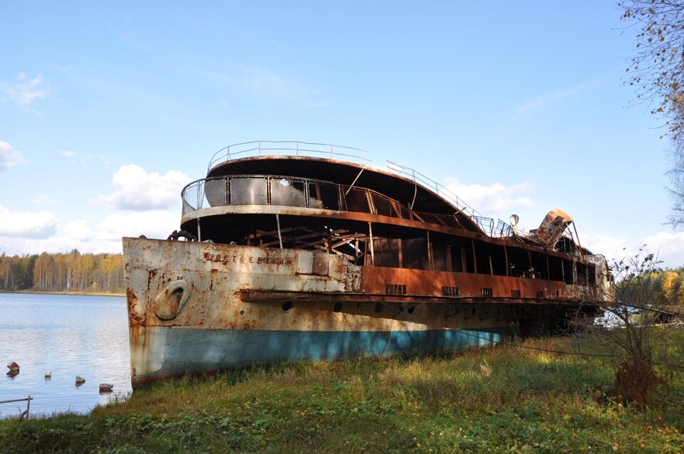 Пароход "Достоевский"