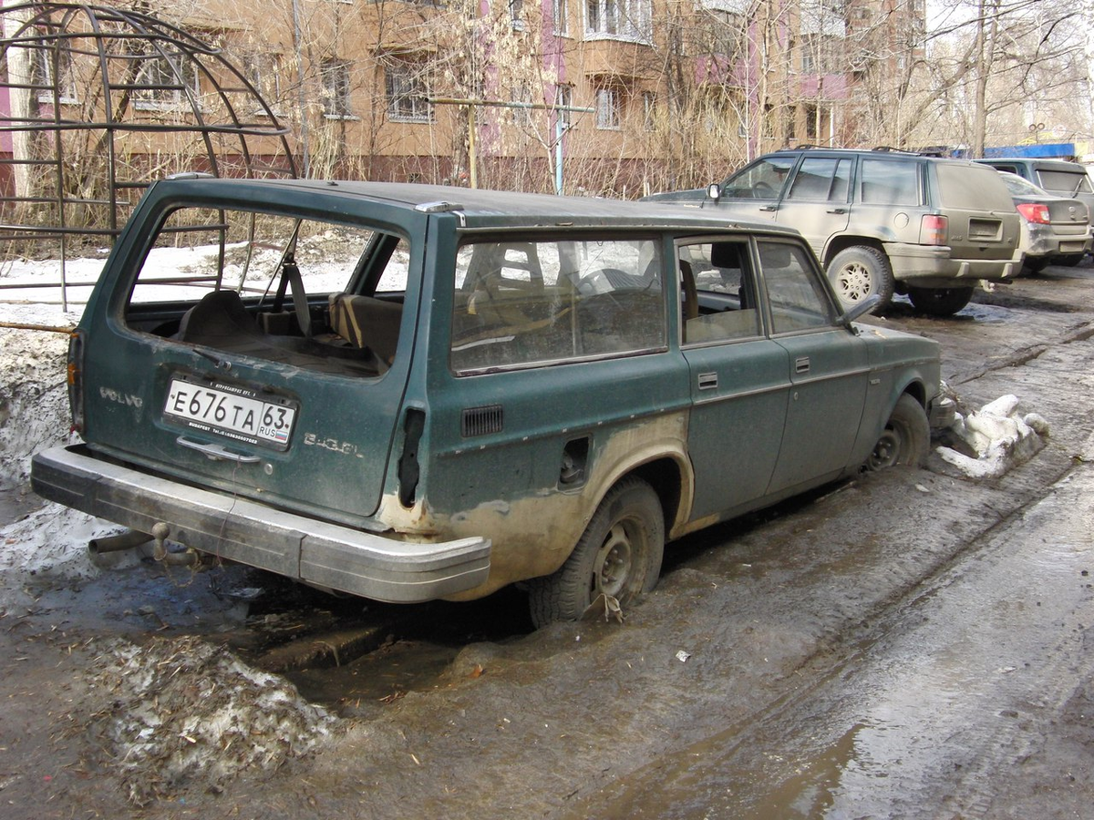 Брошенные машины. Брошенные авто Самара. Брошенные автомобили Самары. Брошенные авто в России.