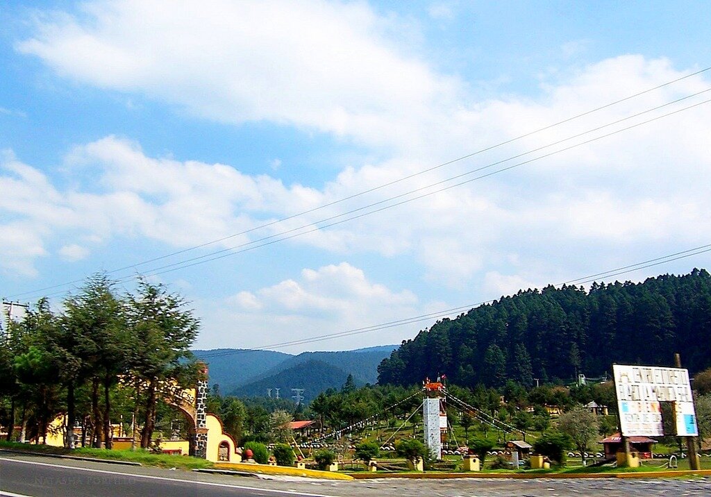 Арка в Парк Маркеса. Все фото в статье автора.