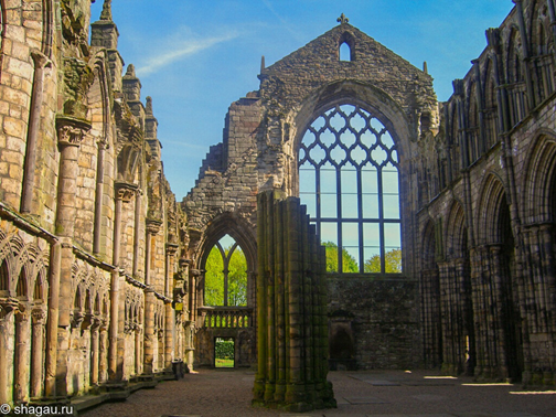 Разрушенное аббатство Холируд. Яндекс. Из открытых источников.