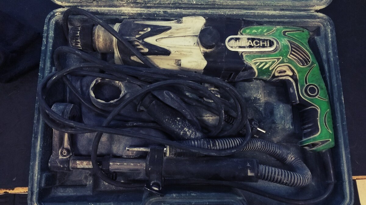 Комплект перфоратор с пылесосом