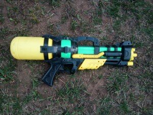 Прикручиваете капсулу куда положено.