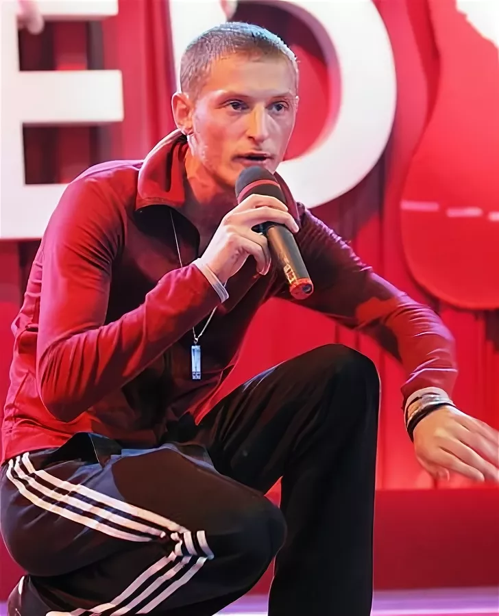 Точно знаю, что когда будет семья: "жена, ребёнок, собака", работать на "дядю" н