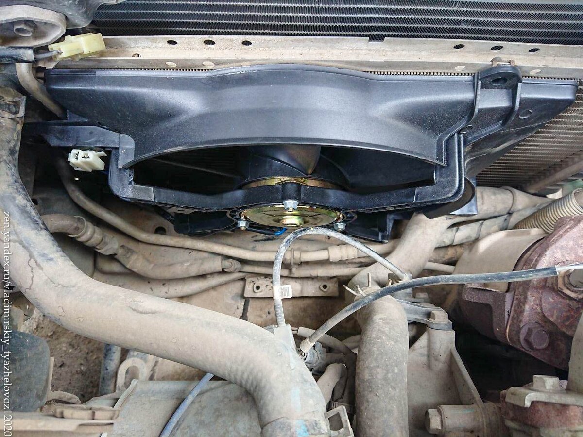 Новый вентилятор на Матизе: здесь он трудится один за двоих — и за основной радиатор, и за радиатор кондиционера