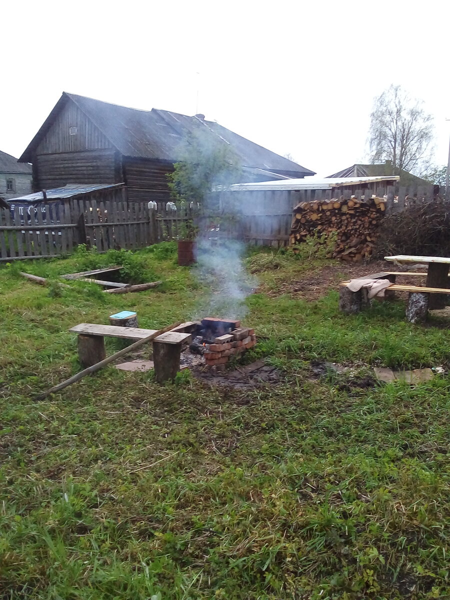 Так наша "зона барбекю" выглядела летом