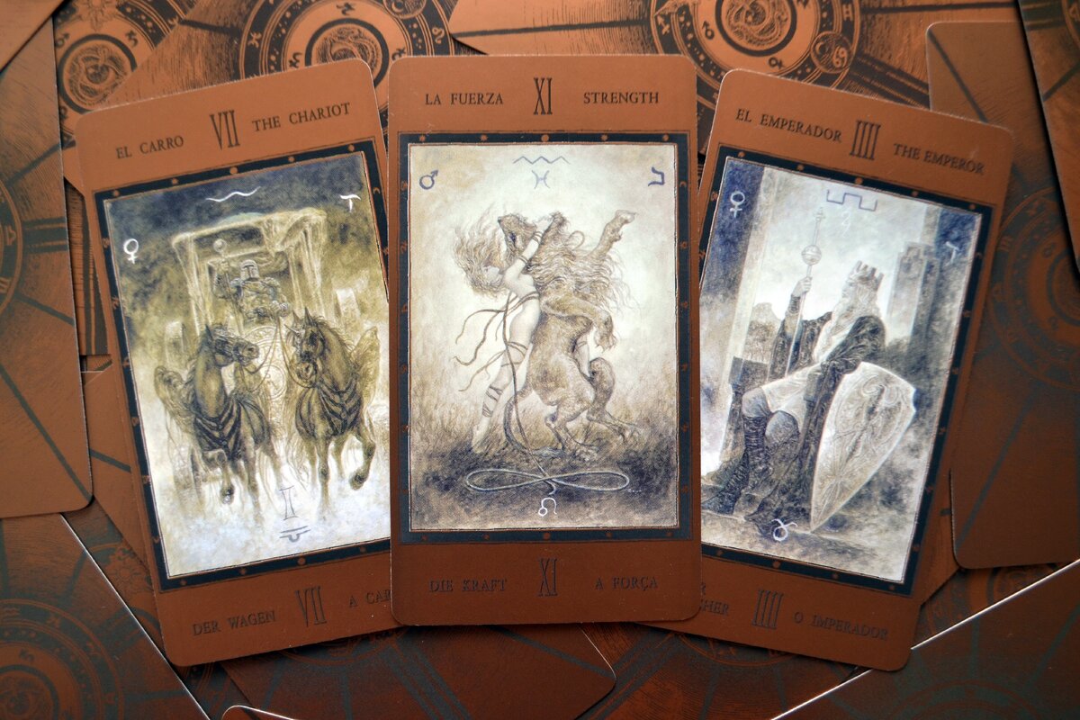 Если хотите управлять своей жизнью, любовью, деньгами и возможностями, убрать энергетические блоки и получить поддержку высших сил, исполнить свои желания и запрограммировать удачу на год вперед - приглашаю вас на курс "ТАРО - 12" с 25 декабря. 12 дней - 12 мощных ритуалов. Подробности в конце статьи.