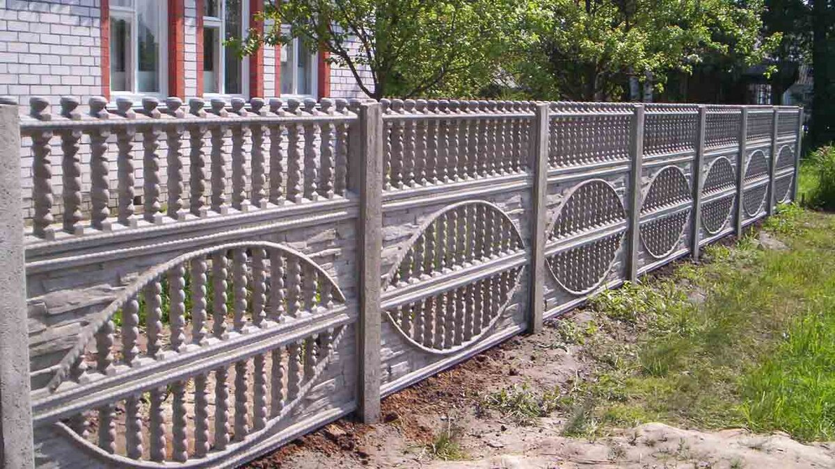 Идеальный забор для дома – на чем остановить свой выбор