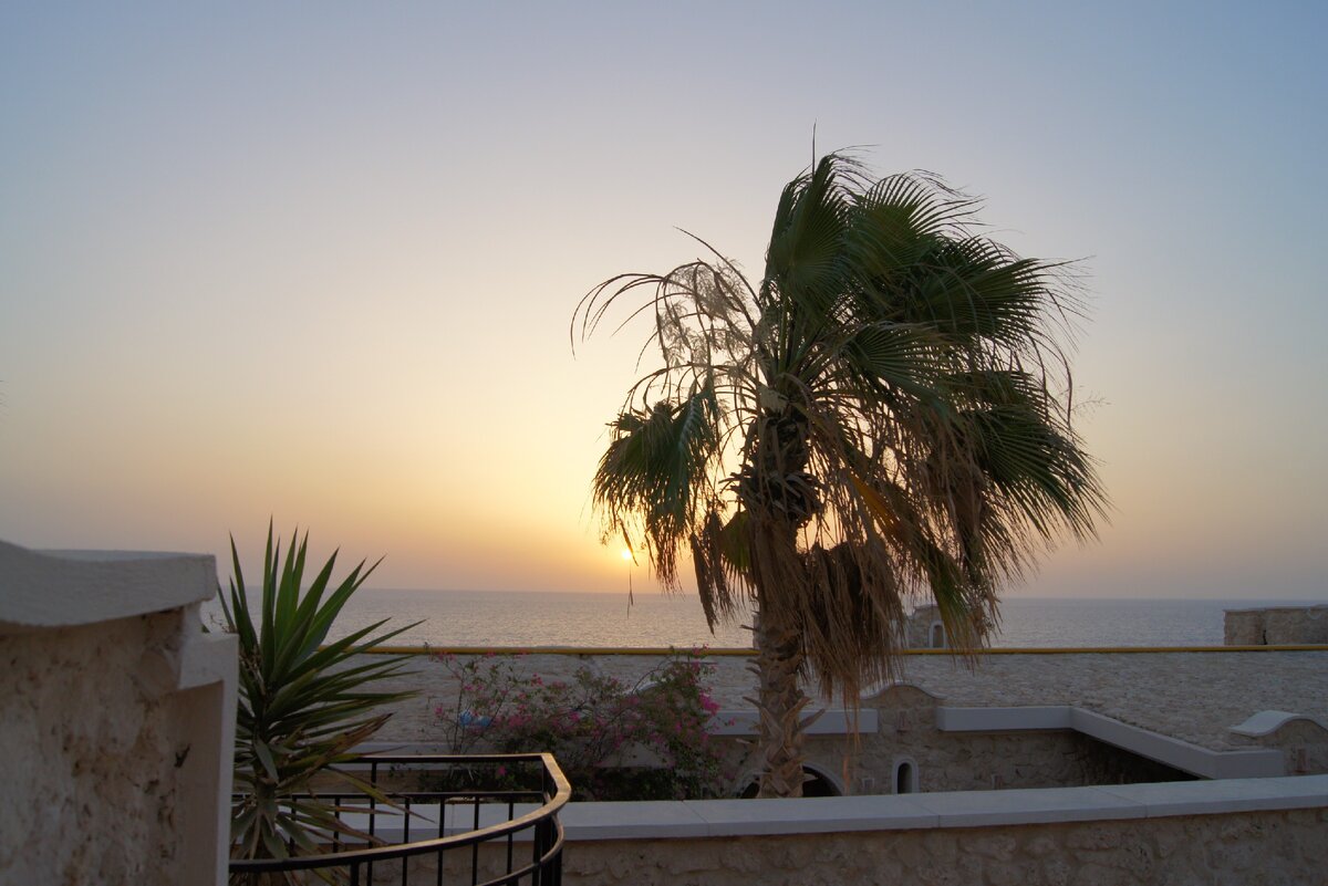 Вот такой он - в Африке рассвет!