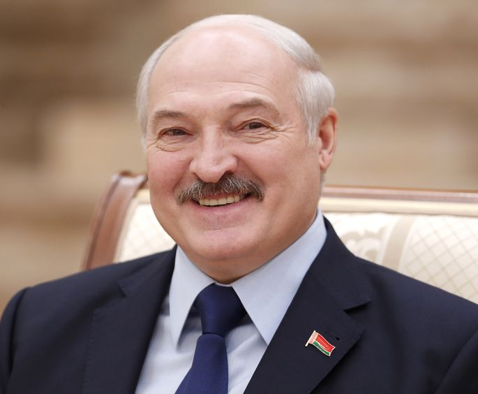 Алекса́ндр Григо́рьевич Лукаше́нко (белор. Аляксандр Рыгоравіч Лукашэнка; род. в ночь с 30 августа на 31 августа, де-факто 31 августа 1954, п. Копысь, Оршанский район, Витебская область, Белорусская ССР, СССР) — белорусский политический и государственный деятель. Действующий президент и главнокомандующий Вооружёнными силами Республики Беларусь с 20 июля 1994 года. Переизбирался на выборах 2001, 2006, 2010, 2015 и 2020 года. 
По должности является председателем Совета безопасности Белоруссии. Президент Национального олимпийского комитета с 15 мая 1997 года по 26 февраля 2021 года. Со дня вступления в силу Договора о создании Союзного государства, 26 января 2000 года, — председатель Высшего государственного совета Союзного государства.
Находится в должности главы государства дольше всех действующих глав государств Евразии (кроме монархов и руководителя Ирана) — 26 лет.
Лукашенко установил в Белоруссии авторитарный режим правления (с использованием административного ресурса на выборах, репрессиями в отношении противников режима, ограничениями свободы СМИ и т.д.)