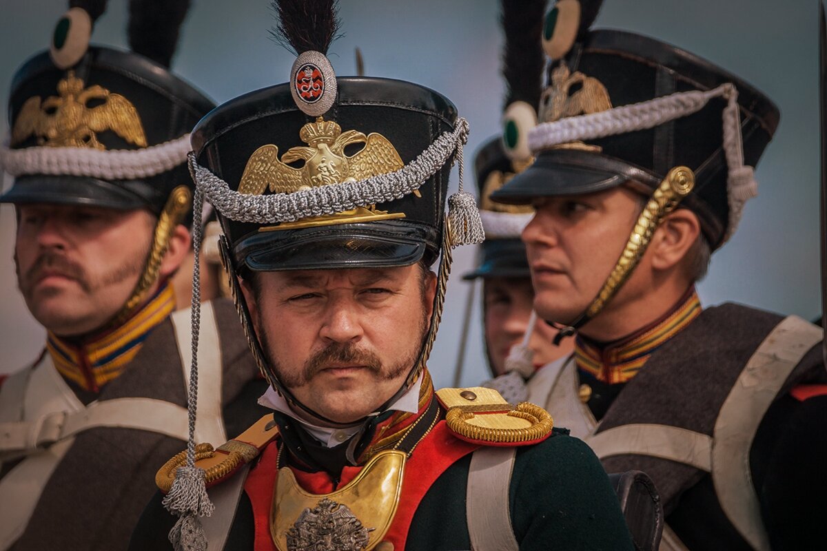 Российское военное историческое. Офицерский горжет 1812. Горжет офицерский Преображенского полка 1805. Офицерский горжет 1812 года Франция. Офицерский горжет царской армии.