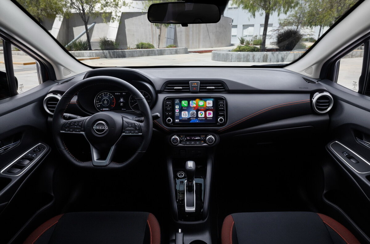    Интерьер обновленного Nissan Versa