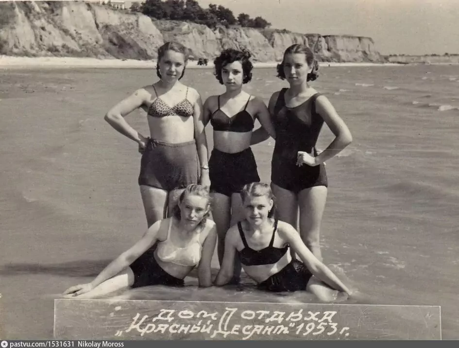 Здравствуйте, товарищи! Сегодня хочу познакомить вас еще с одной подборкой фотографий из СССР, которые расскажут вам о жизни в той стране, которой больше нет.-11