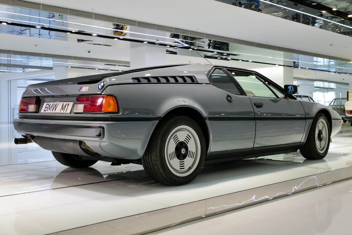 Суперкар BMW m1 Concept