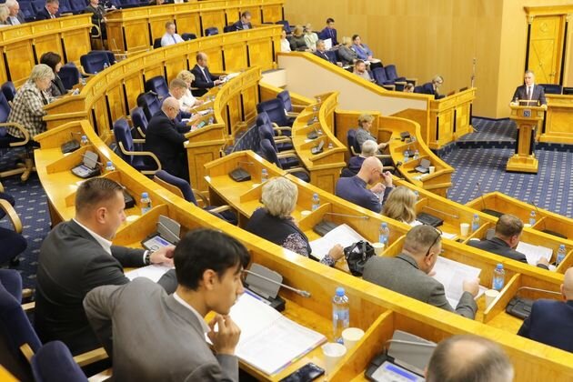    Рассмотрение бюджета Ленобласти на 2023 год в ЗакСе vk.com/lenoblzaks