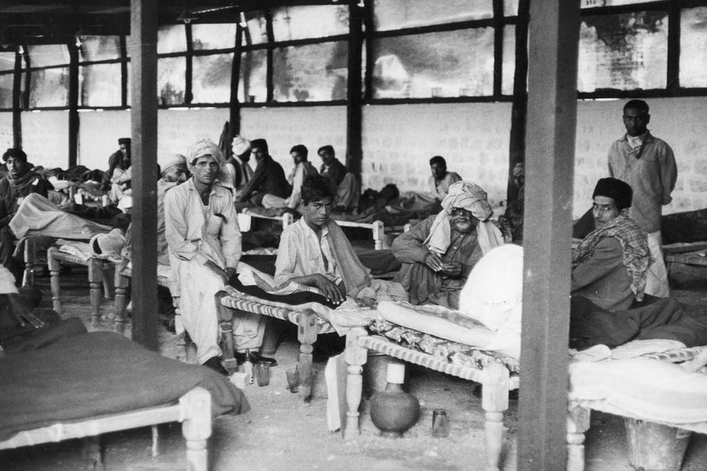 Госпиталь для больных оспой в Пакистане, 1962 год © Keystone Features/Getty Images