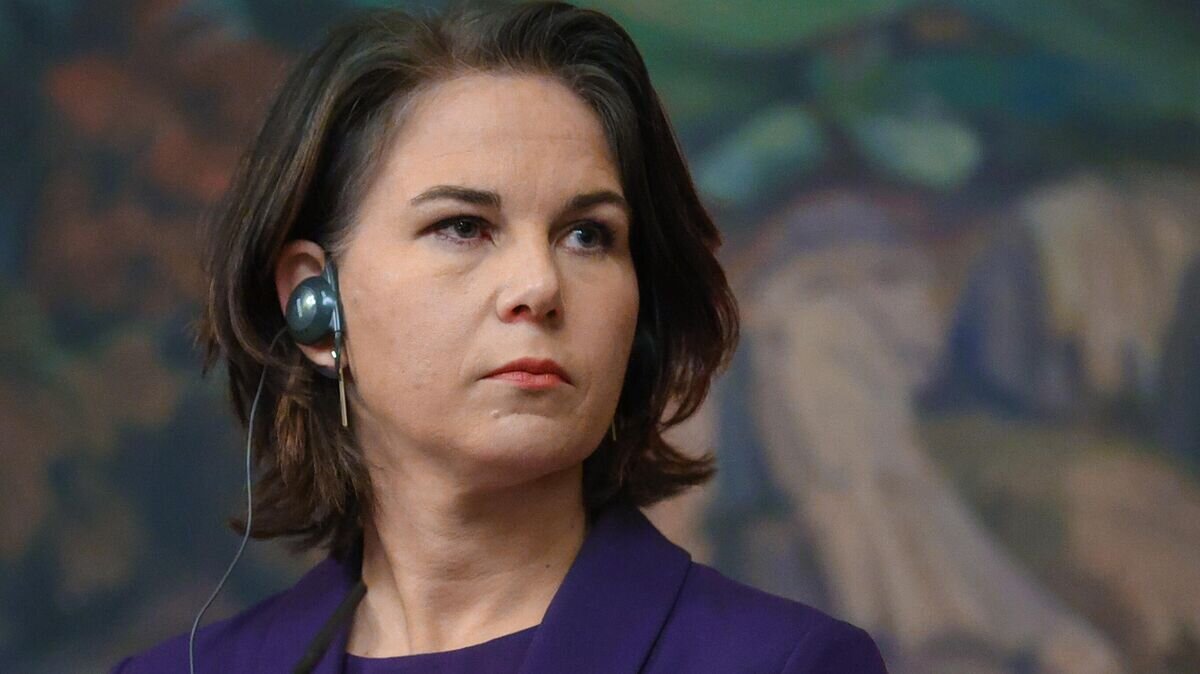    Министр иностранных дел Германии Анналена Бербок на пресс-конференции по итогам переговоров с министром иностранных дел РФ Сергеем Лавровым© РИА Новости / Пресс-служба МИД РФ