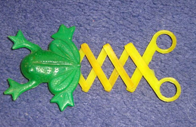 Пусть они были не такими яркими и продвинутыми, но любовь к ним до сих пор объединяет миллионы взрослых, когда-то бывших детьми В Советском союзе игрушки были «заточены» под реалии: не просто...-21