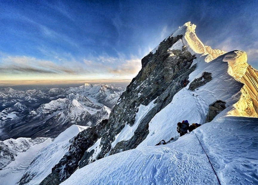 Mount Everest Life Perfomance Piano