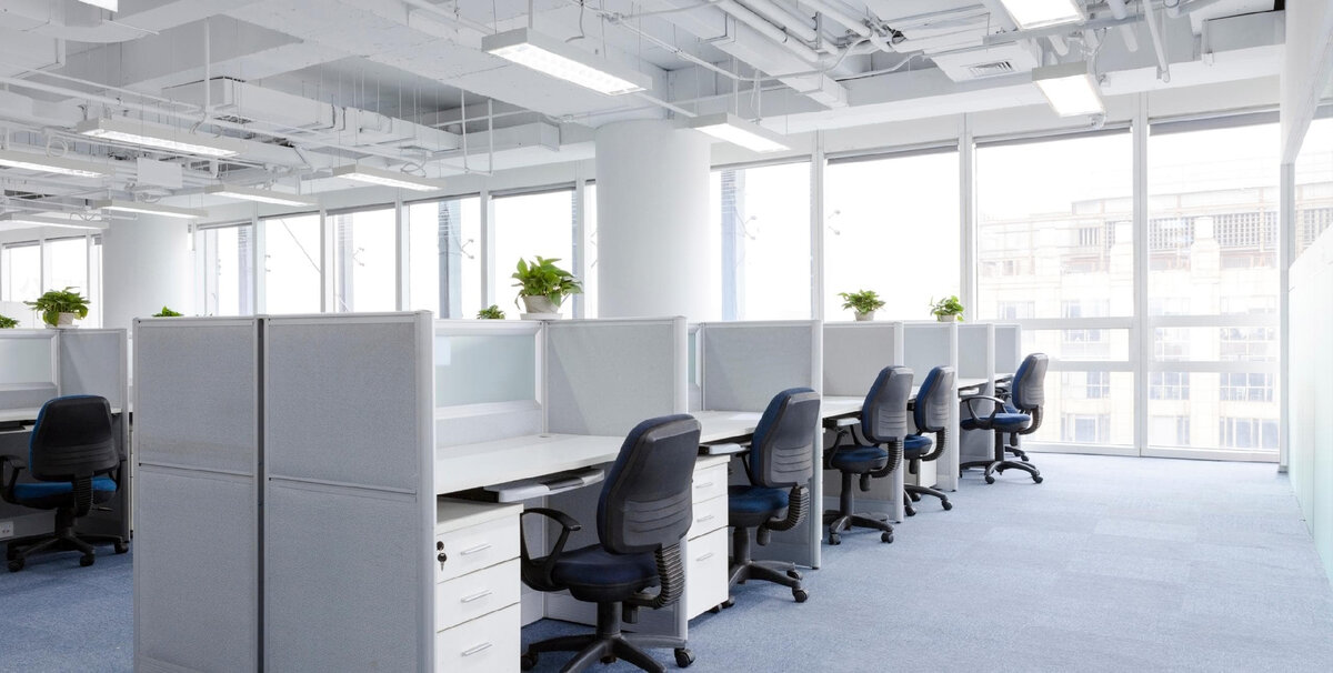 Состав комплектов офисной мебели для персонала