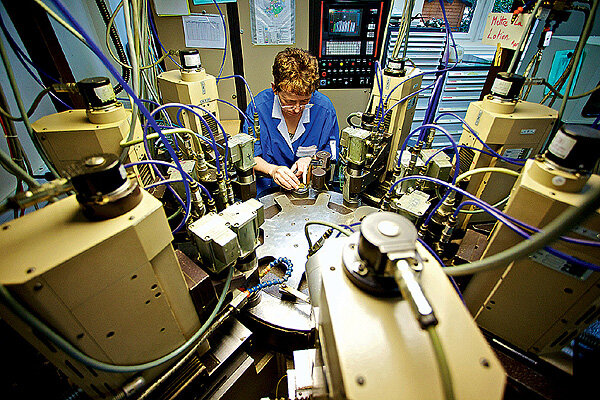 Мануфактура Girard-Perregaux создает сложнофункциональные часы высочайшего класса. Фото: BLOOMBERG/GETTY IMAGES/FOTOBANK.COM