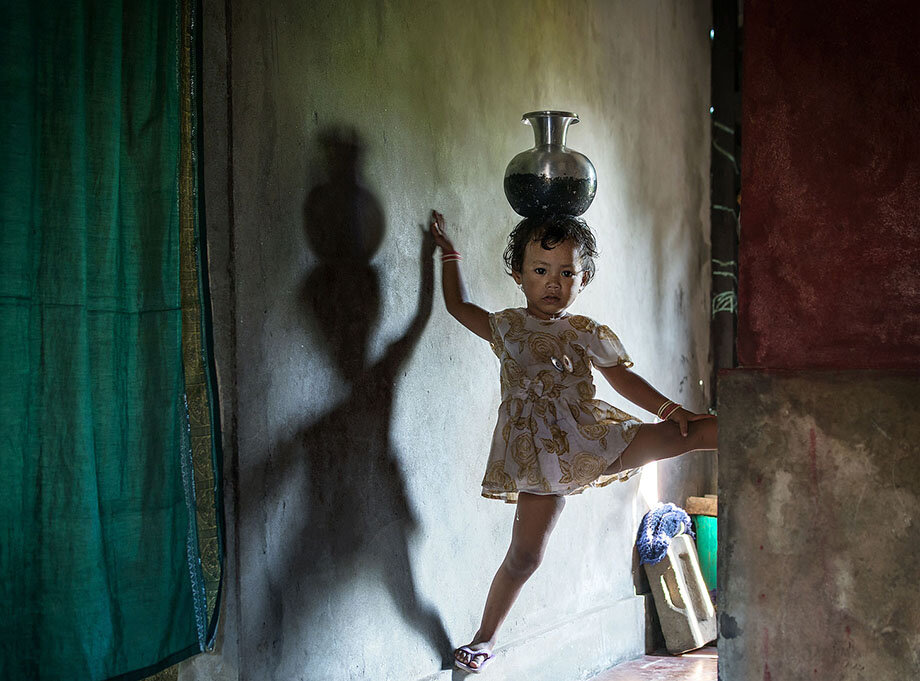 Karolin Klüppel (Германия), из серии «Страна Девочек». Felix Schoeller Photo Award 2013