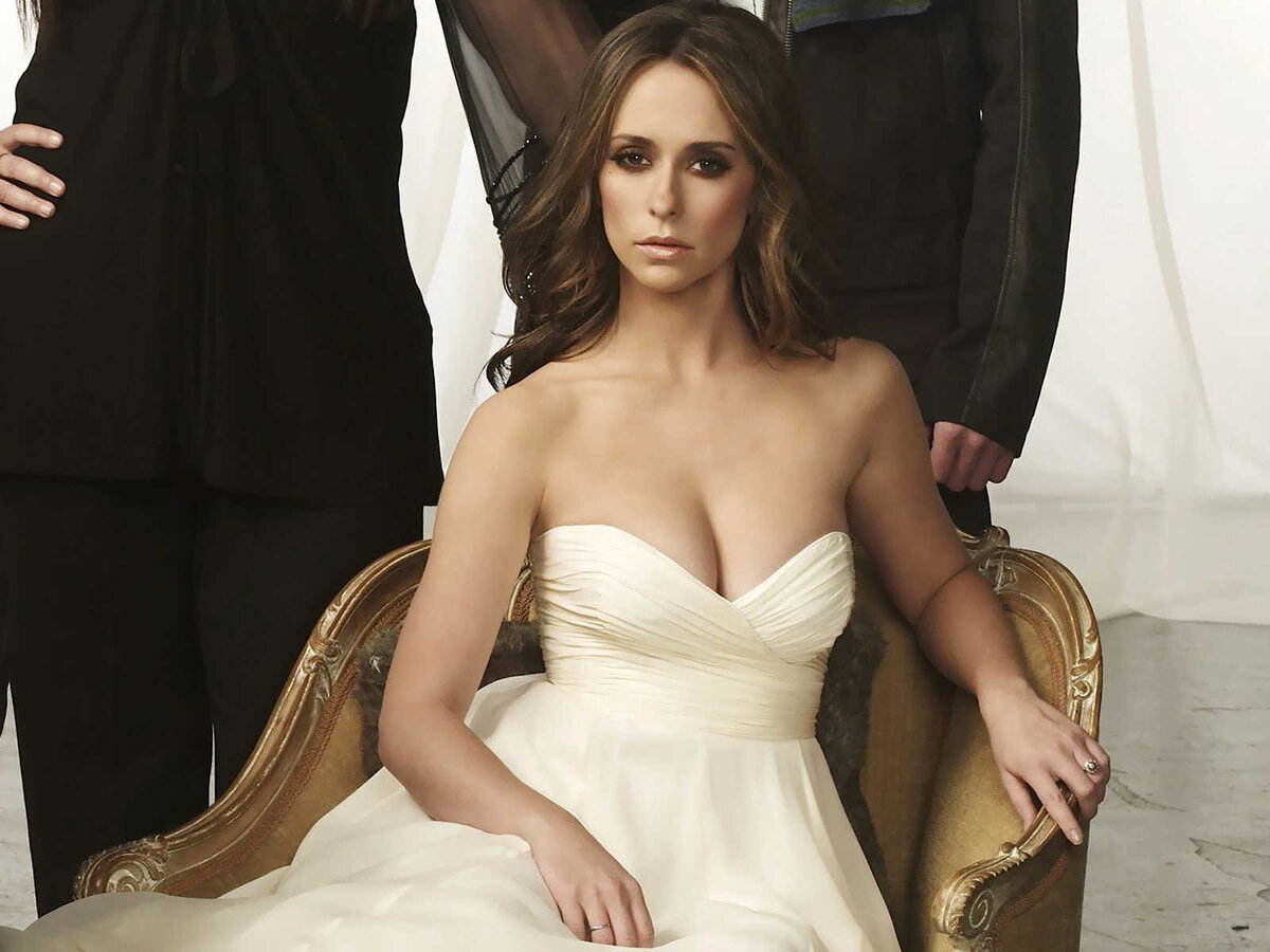 Источник: https://www.theplace.ru/photos/Jennifer_Love_Hewitt-mid73.html 