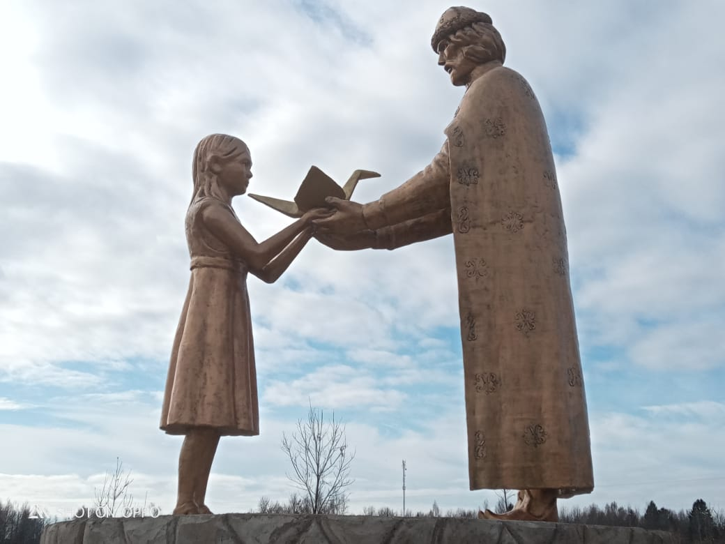 Памятник в Княжьих горах Тверской области. Памятник спасение в милосердии. Сочувствие (памятник). Включи буда