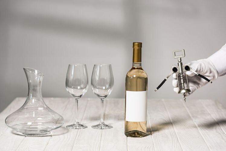 10 необходимых приспособлений для тех, кто пьет вино дома