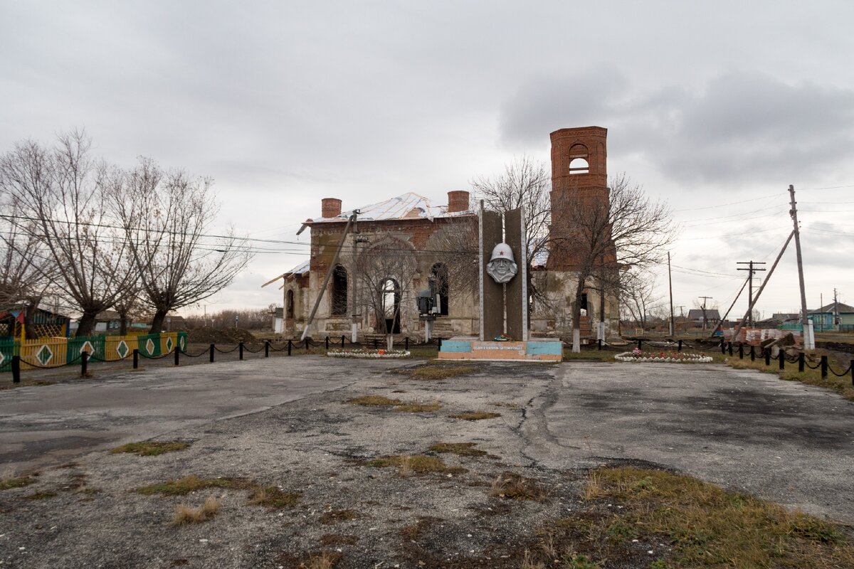 Разрушенная каменная церковь в Мордвиновке (Челябинская область). Что ее ждет?