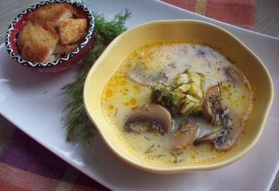 Сырный суп (с шампиньонами и брокколи)