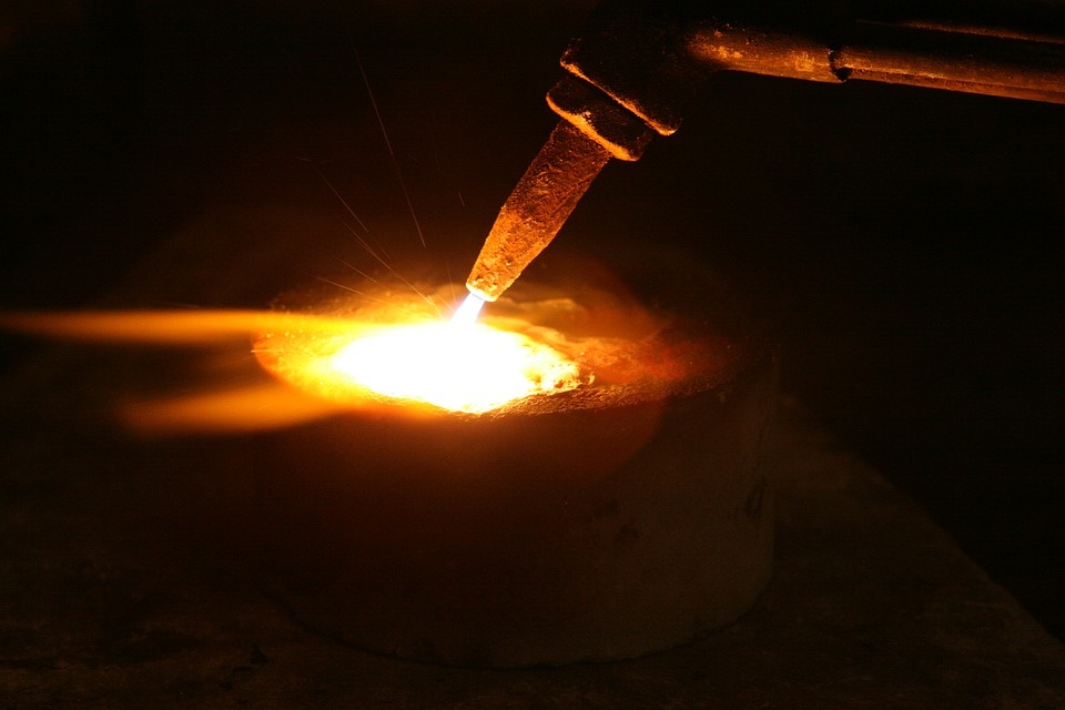Источник: https://cdn.pixabay.com/photo/2016/03/05/22/36/acetylene-1239330_960_720.jpg1