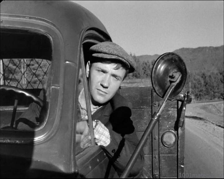 Водительские права планируют заменить электронной копией, которая будет храниться в памяти смартфона. Об этом рассказал глава российской Госавтоинспекции генерал-лейтенант полиции Михаил Черников, 30 сентября сообщает ТАСС.

Глава ГИБДД отметил: «В случае реализации такого проекта электронное водительское удостоверение станет альтернативой привычному удостоверению. При выезде же за границу или желании иметь пластиковое водительское удостоверение его можно будет оформить в обычном виде, как в настоящее время».

При этом Черников не смог обозначить сроки внедрения инициативы и сказал, что для этого понадобится доработать нормативные правовые акты.

Напомним, что согласно статье 12.37 КоАП за забытые дома права владельца автомобиля могут оштрафовать на 500 рублей.