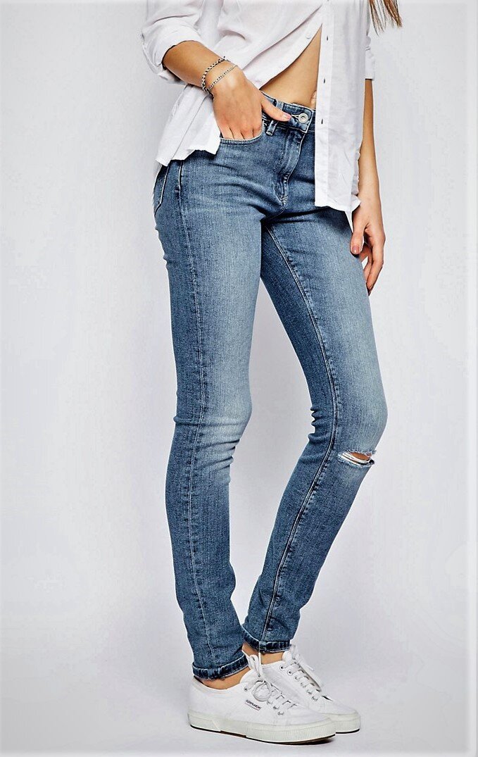Всем привет! Эта статья посвещается джинсам-стрейч и тому как их лучше носить.

Джинсы-стрейч — это не название конкретной модели, а лишь указание на то, из какой ткани они сделаны.