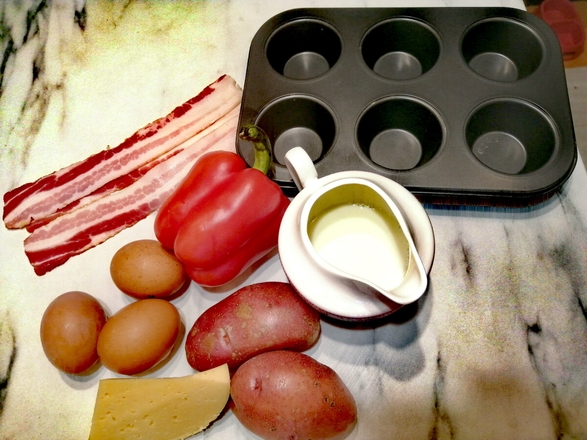 Картофельные корзиночки с сыром, беконом и яйцом!